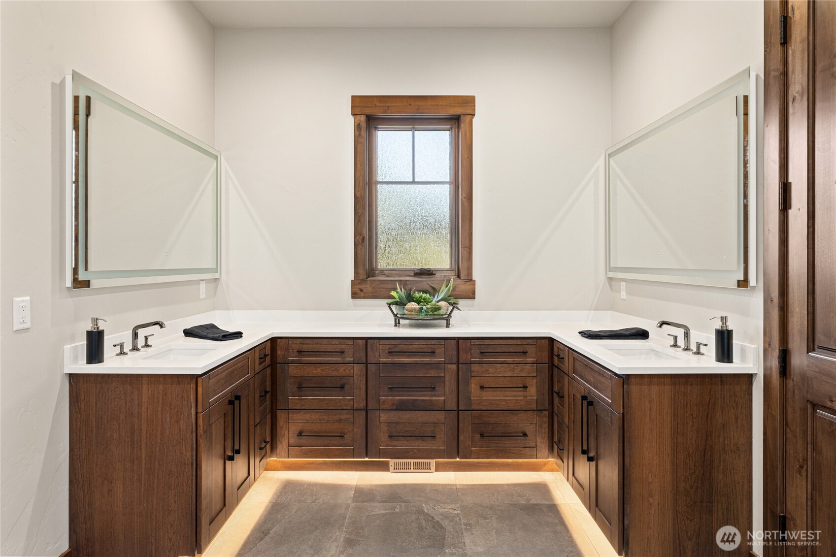 221 Tipple Hill Loop , Cle Elum, WA 98922