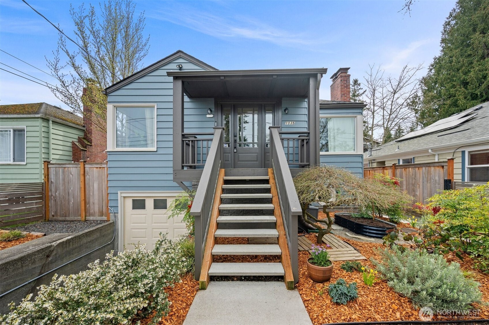 1035 NE 100th Street , Seattle, WA 98125-7517