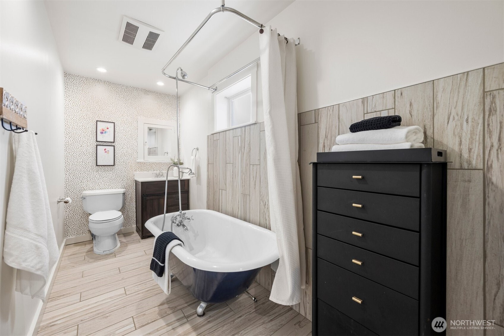 1035 NE 100th Street , Seattle, WA 98125-7517