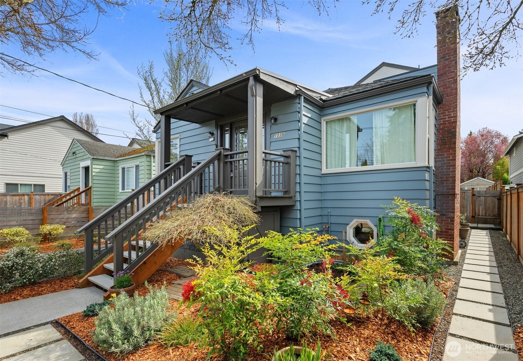 1035 NE 100th Street , Seattle, WA 98125-7517