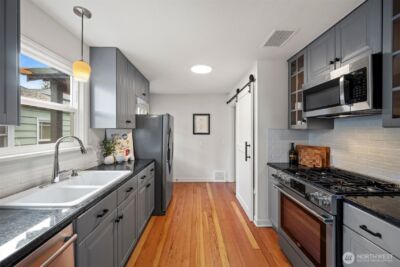 1035 NE 100th Street , Seattle, WA 98125-7517 - Photo 9