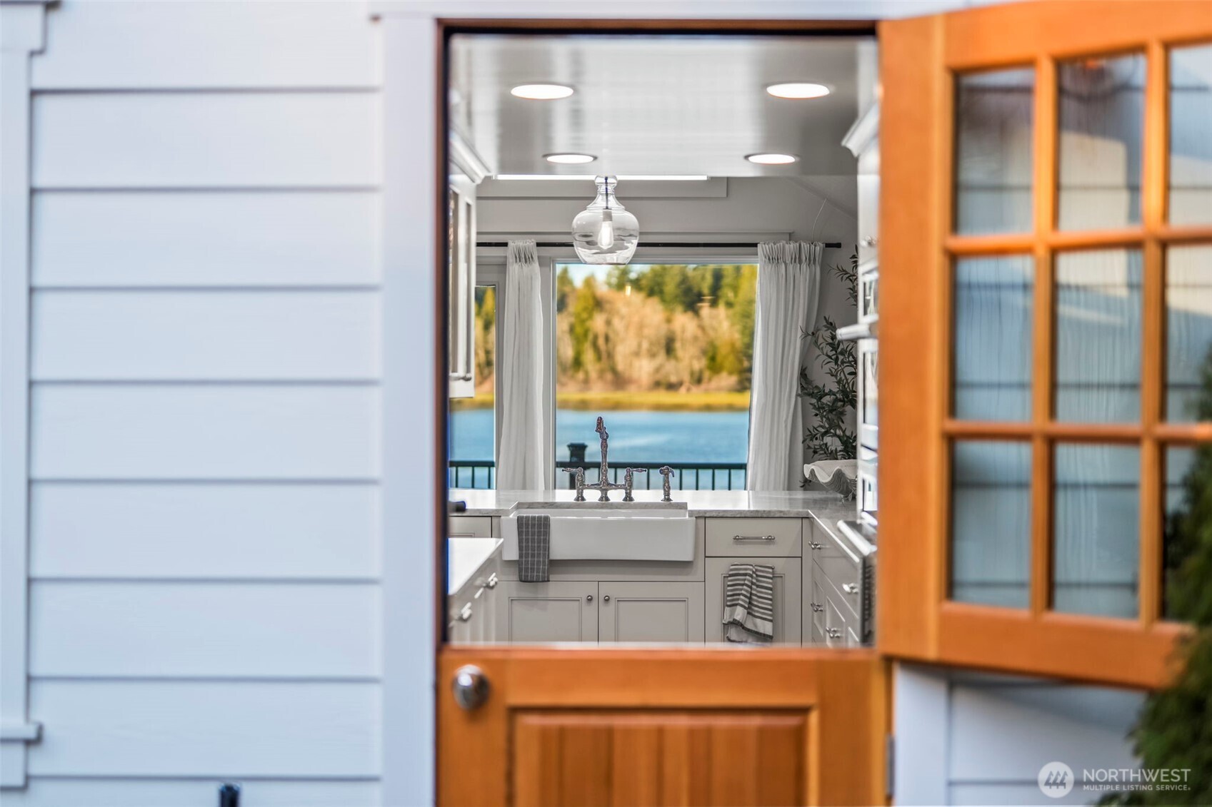 5915 Lagoon Lane NW, Gig Harbor, WA 98335