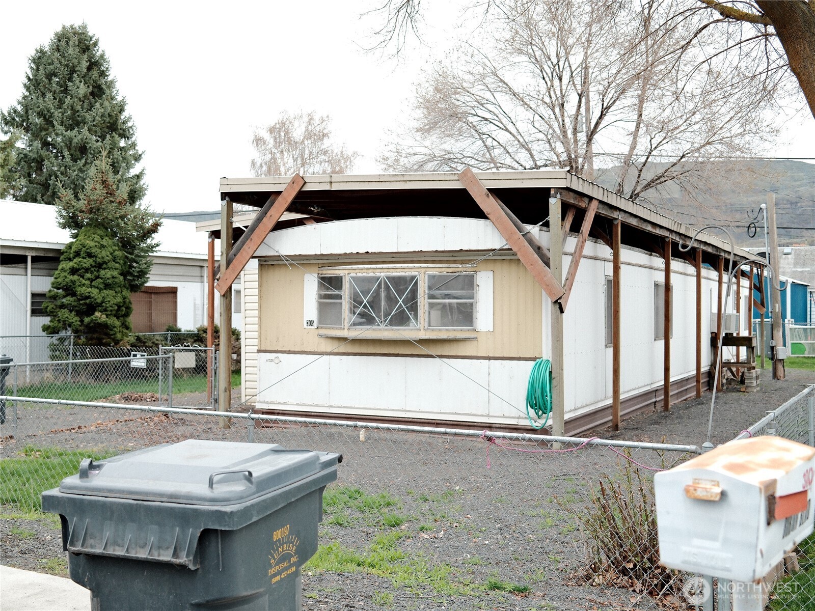 305 Burdin Boulevard , Grand Coulee, WA 99133