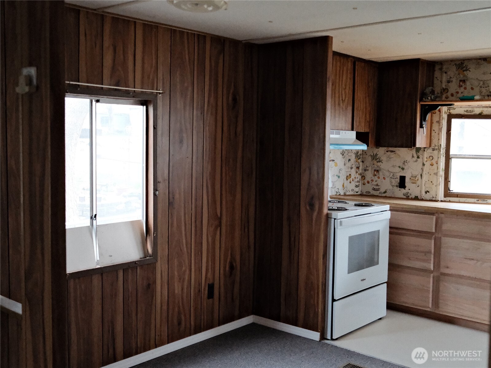 305 Burdin Boulevard , Grand Coulee, WA 99133