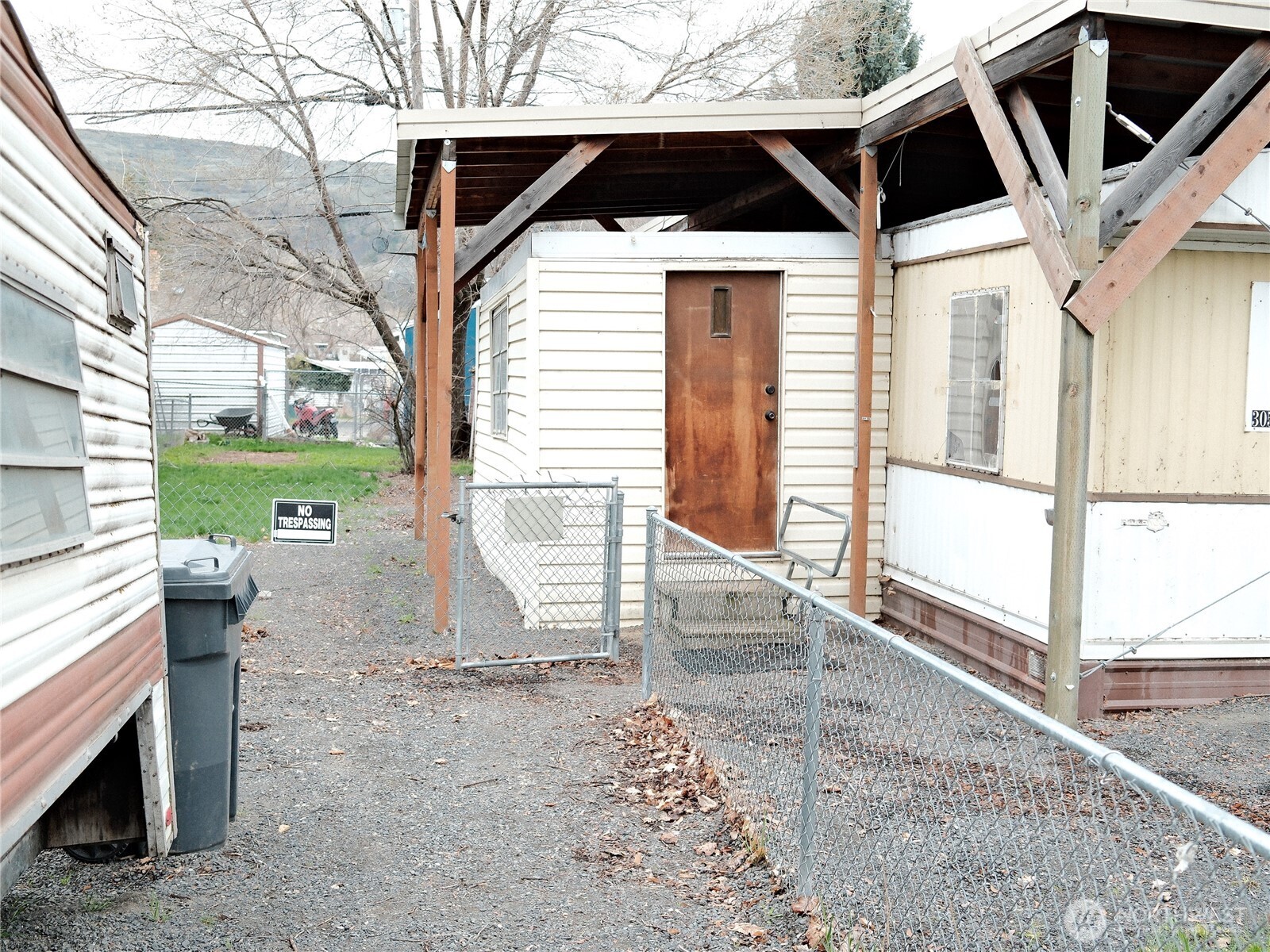 305 Burdin Boulevard , Grand Coulee, WA 99133
