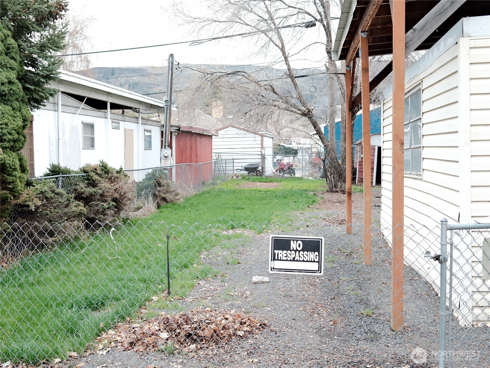 305 Burdin Boulevard , Grand Coulee, WA 99133