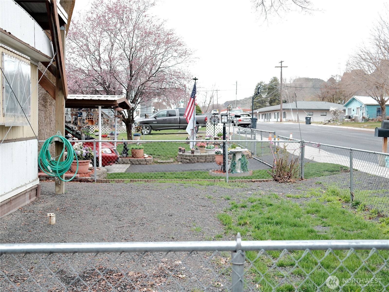 305 Burdin Boulevard , Grand Coulee, WA 99133