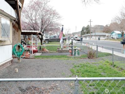 305 Burdin Boulevard , Grand Coulee, WA 99133 - Photo 4