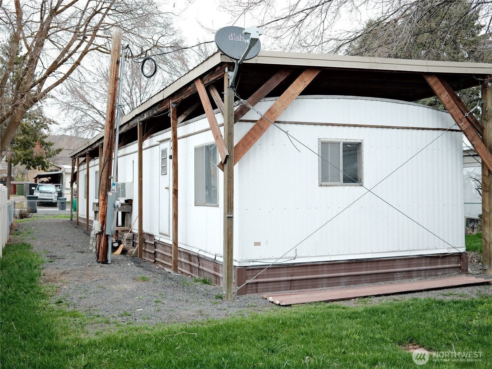 305 Burdin Boulevard , Grand Coulee, WA 99133