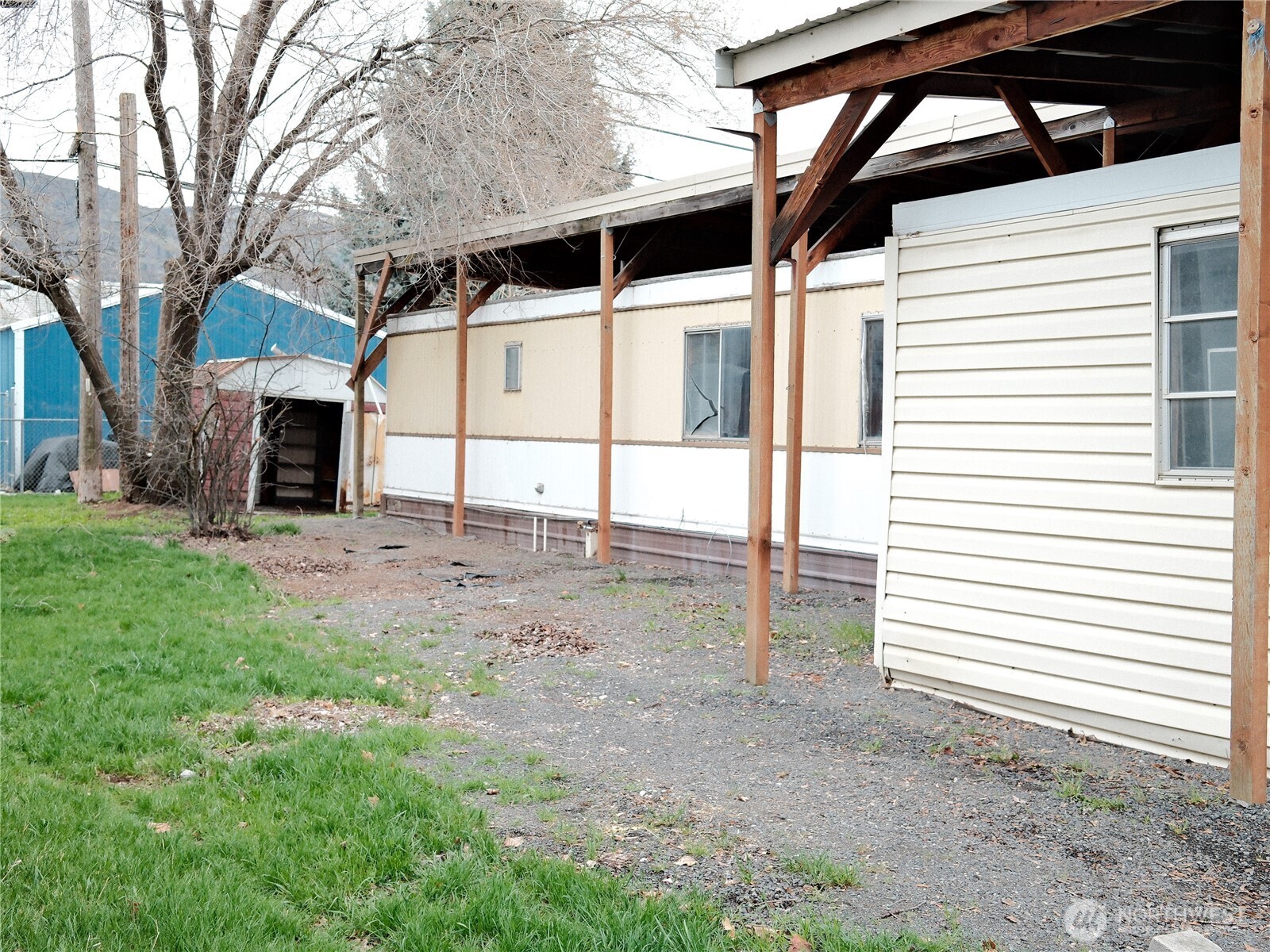 305 Burdin Boulevard , Grand Coulee, WA 99133