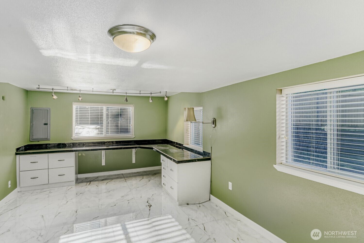 10020 SE 7th Street , Bellevue, WA 98004