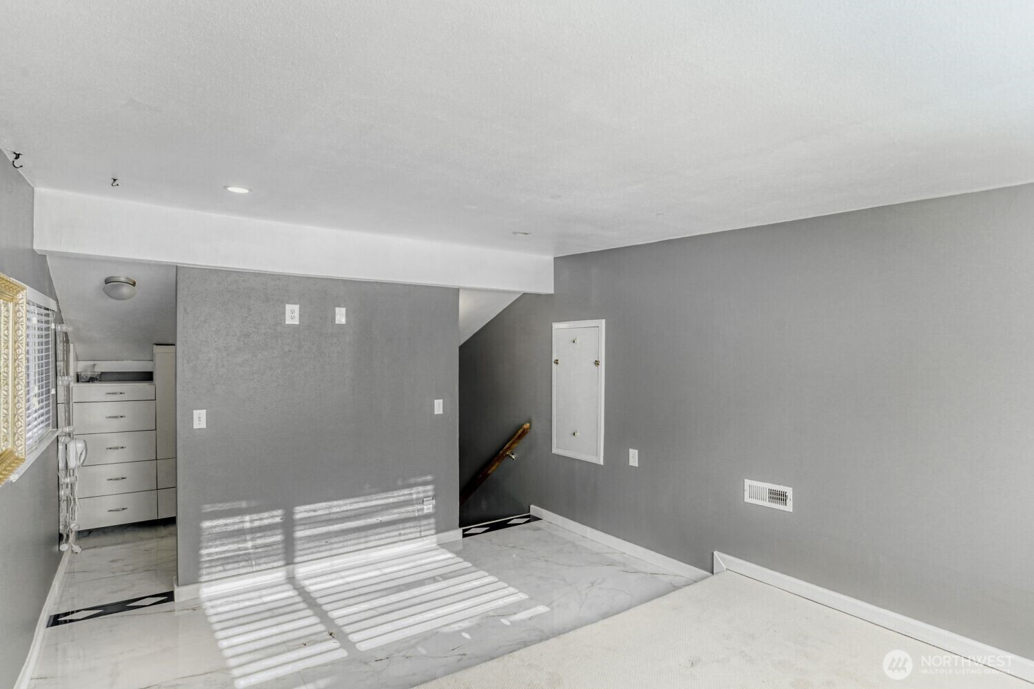 10020 SE 7th Street , Bellevue, WA 98004