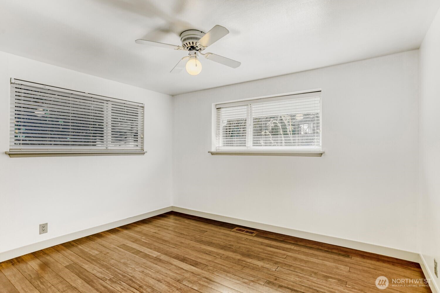 10020 SE 7th Street , Bellevue, WA 98004