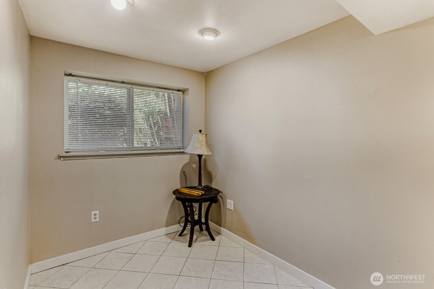 10020 SE 7th Street , Bellevue, WA 98004