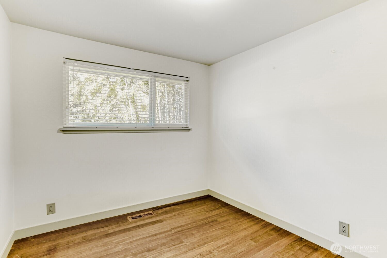 10020 SE 7th Street , Bellevue, WA 98004