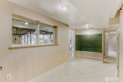 10020 SE 7th Street , Bellevue, WA 98004 - Photo 23
