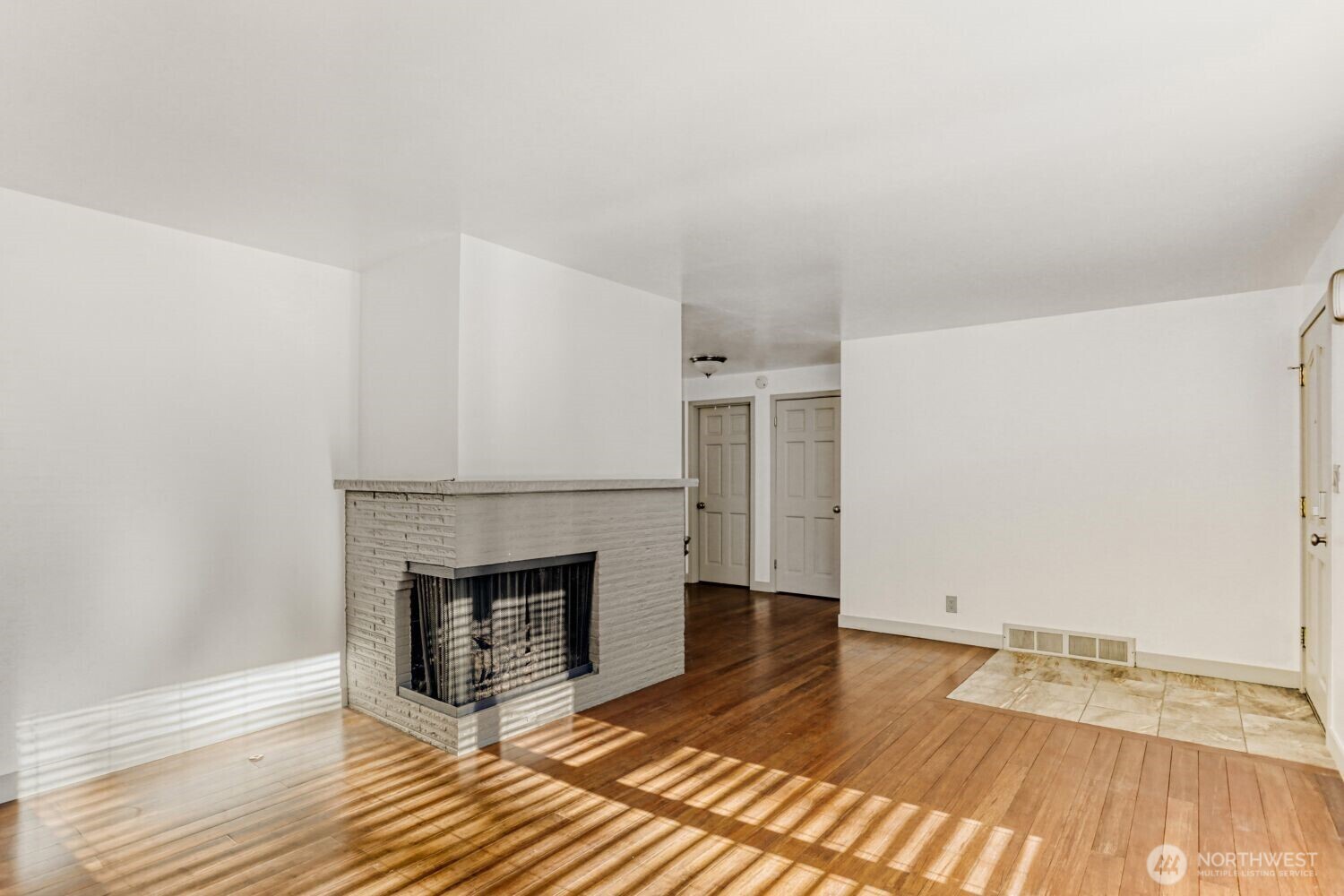 10020 SE 7th Street , Bellevue, WA 98004