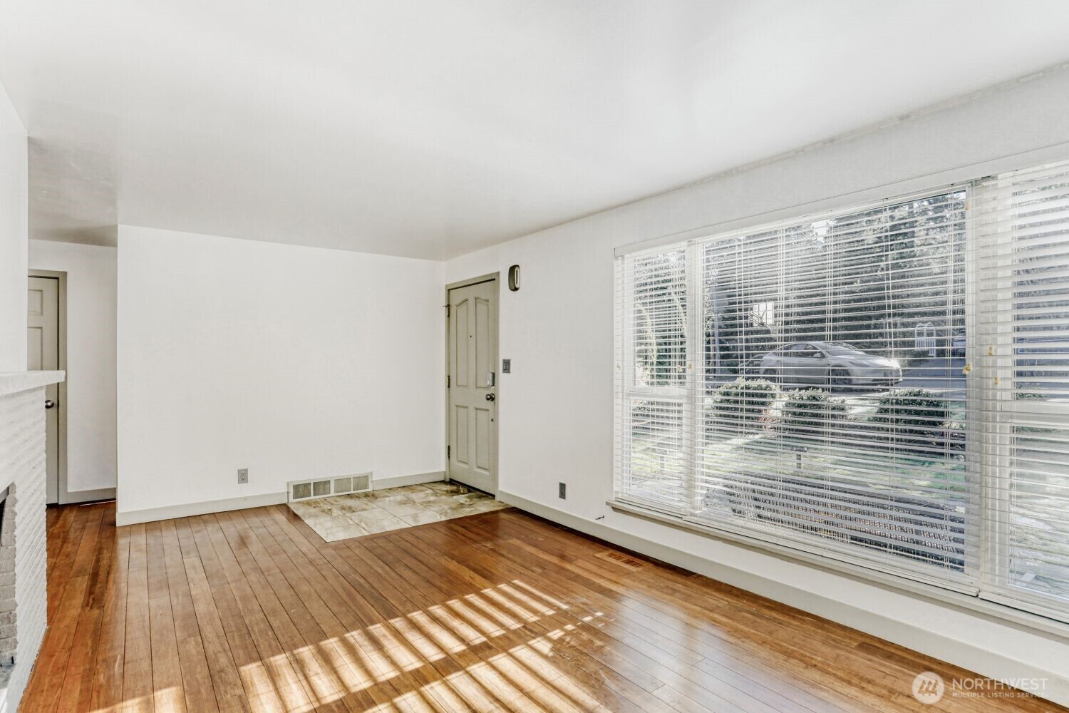 10020 SE 7th Street , Bellevue, WA 98004