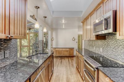 10020 SE 7th Street , Bellevue, WA 98004 - Photo 9