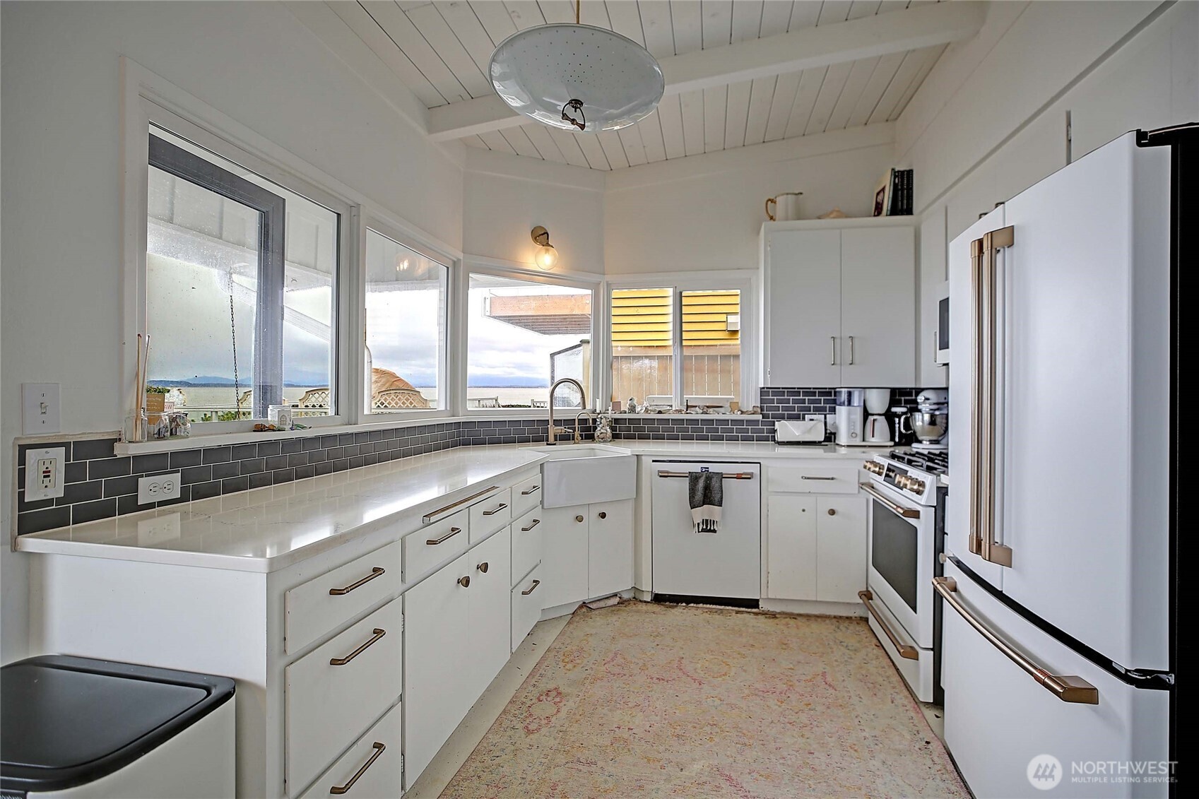 303 Arrowhead Point Lane , Camano Island, WA 98282