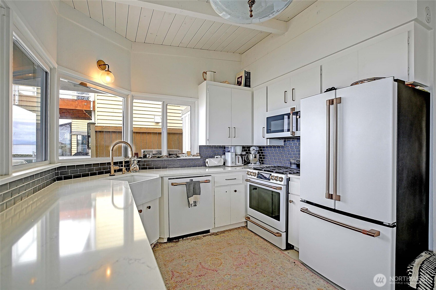 303 Arrowhead Point Lane , Camano Island, WA 98282