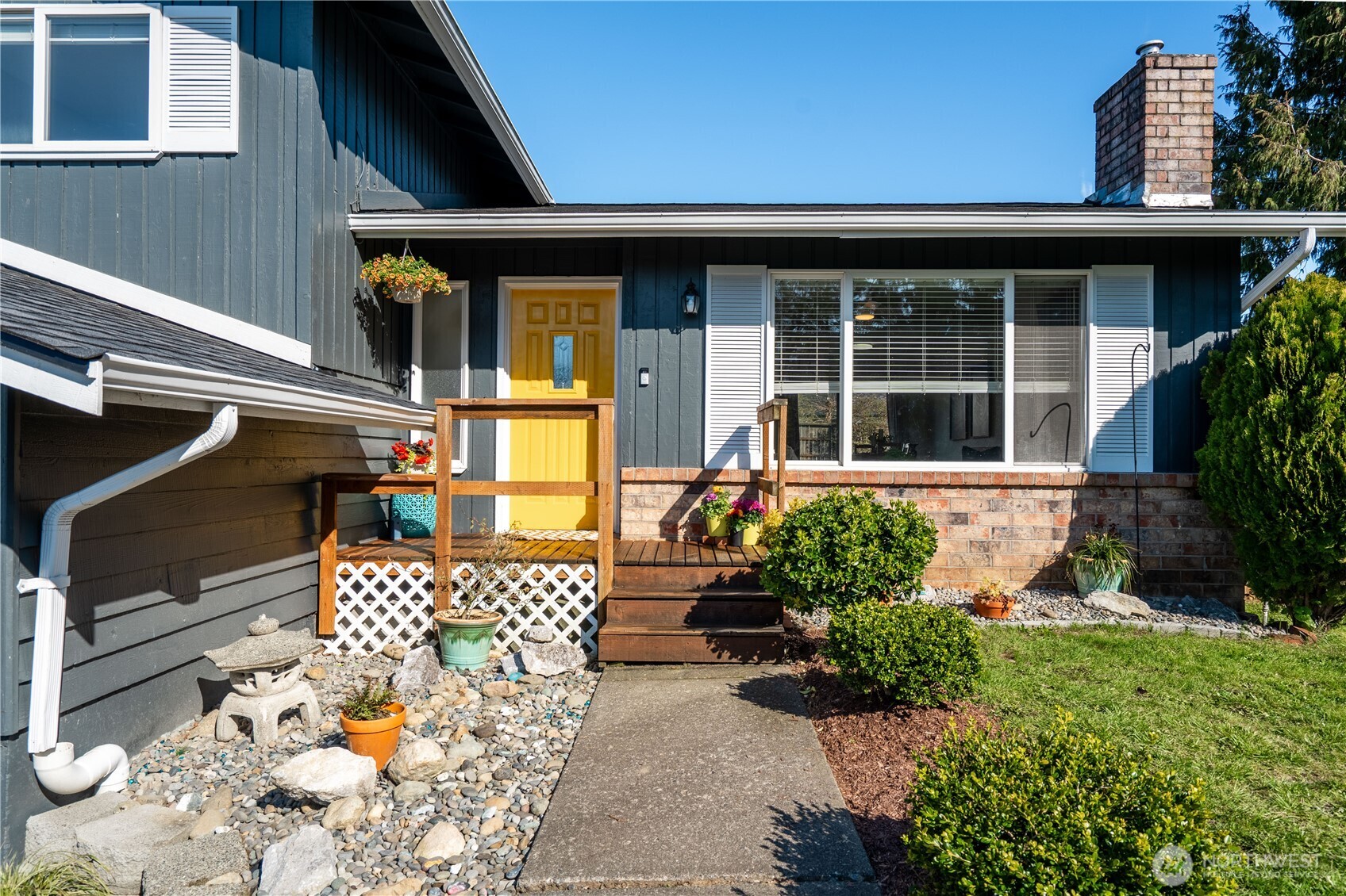 230 Peace Arch Court , Blaine, WA 98230