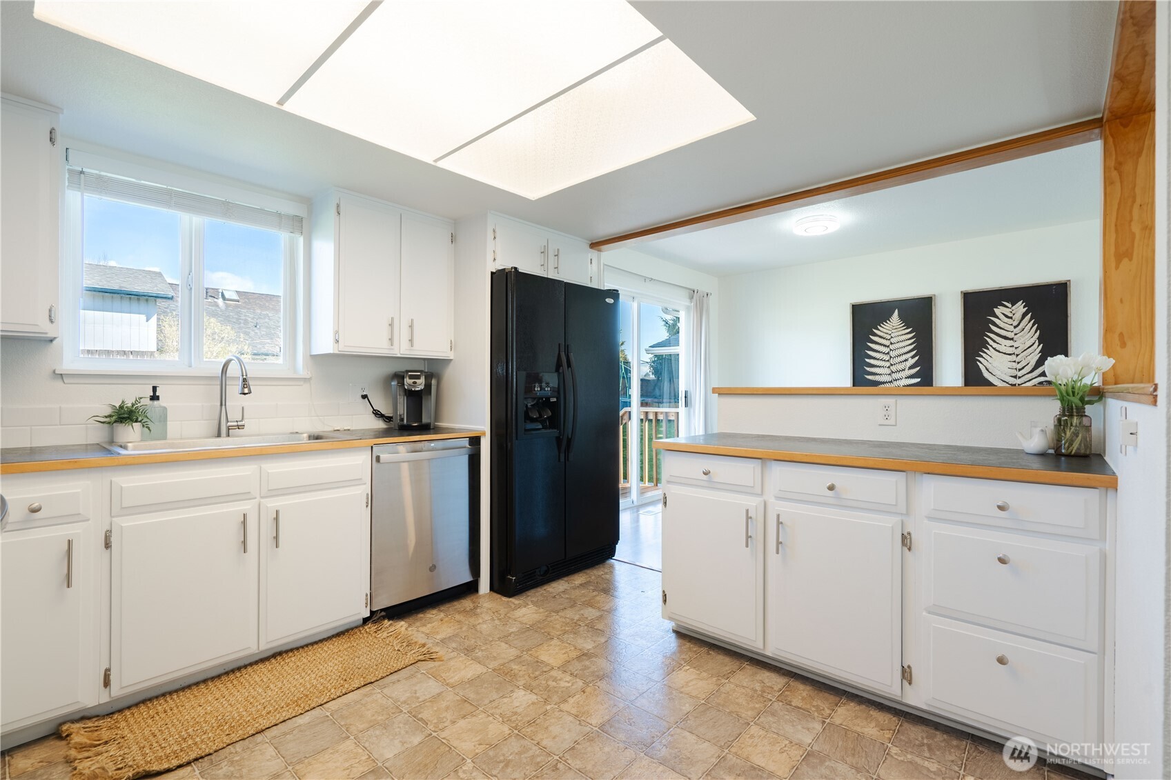 230 Peace Arch Court , Blaine, WA 98230