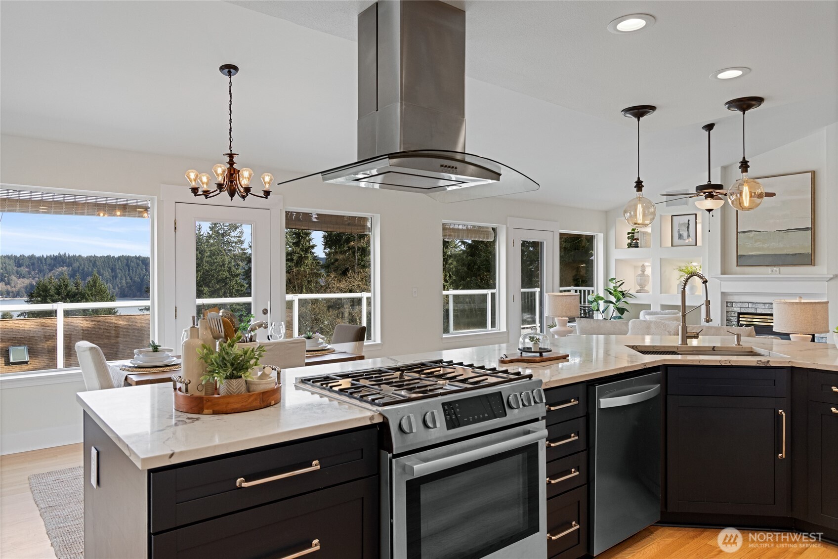 12421 6th Avenue NW, Gig Harbor, WA 98332