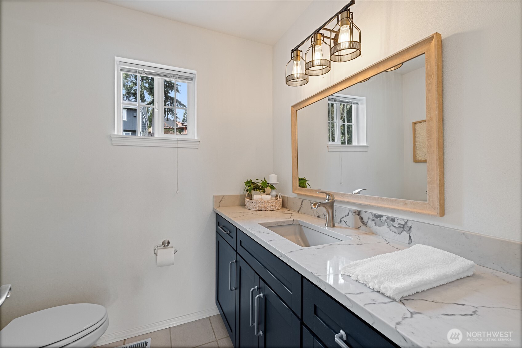 12421 6th Avenue NW, Gig Harbor, WA 98332