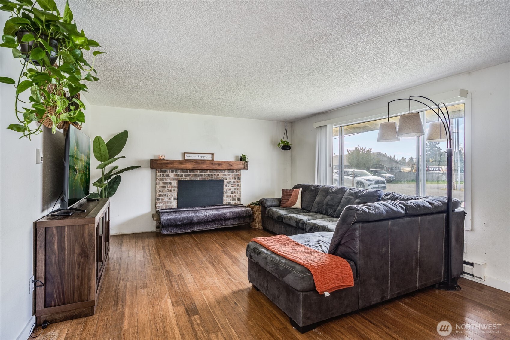 17321 Spanaway Lane E, Spanaway, WA 98387