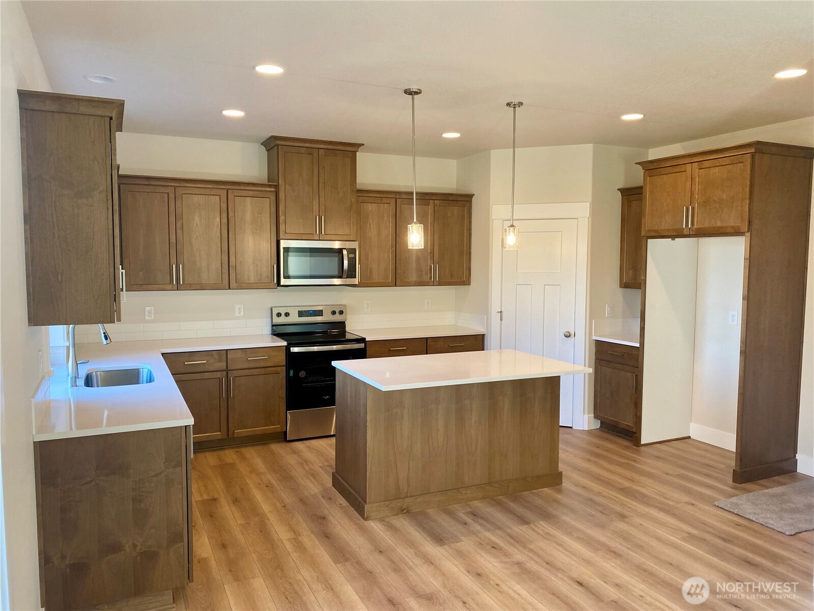 536 Rainbow Way , Kelso, WA 98626