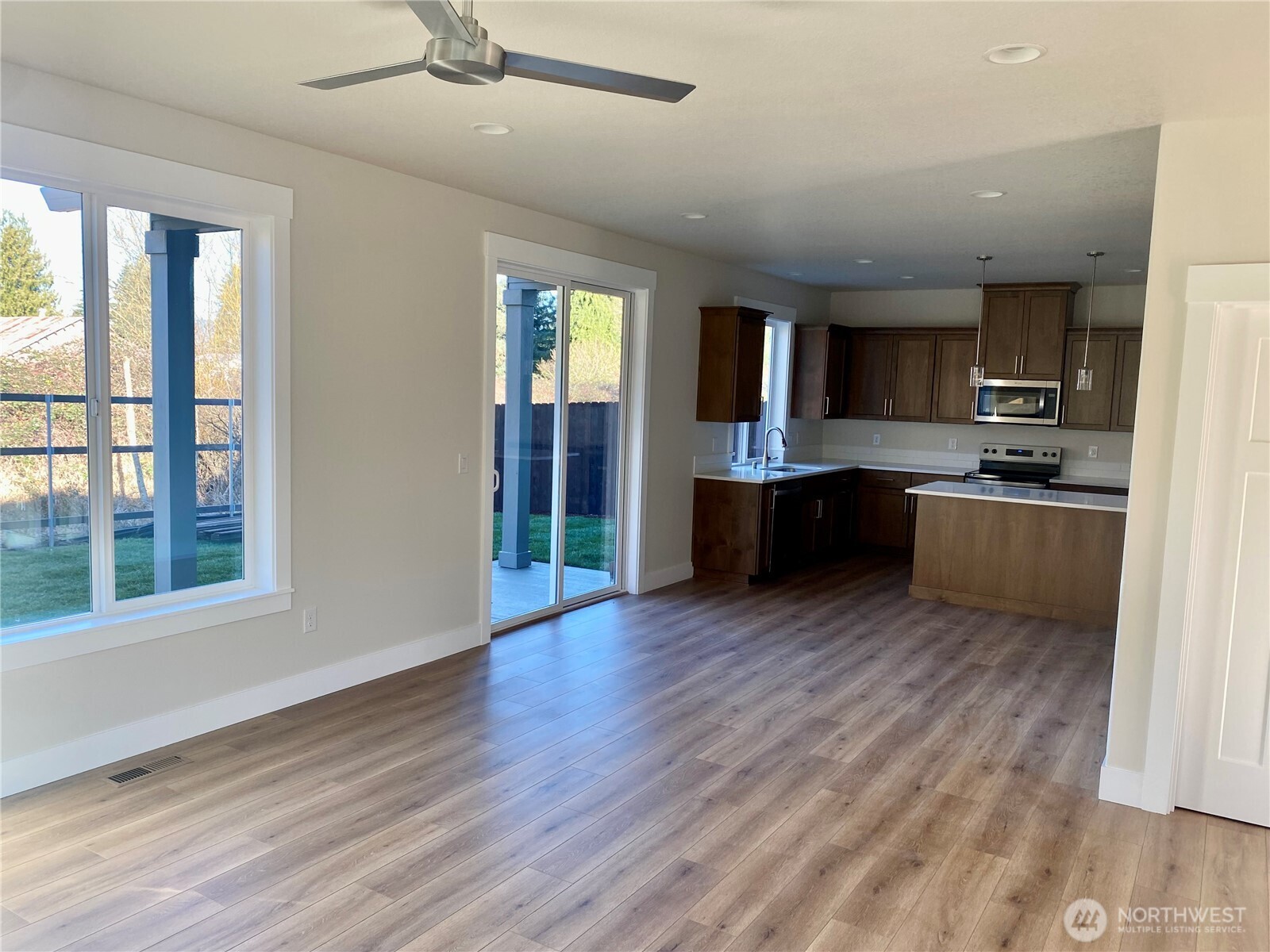 536 Rainbow Way , Kelso, WA 98626