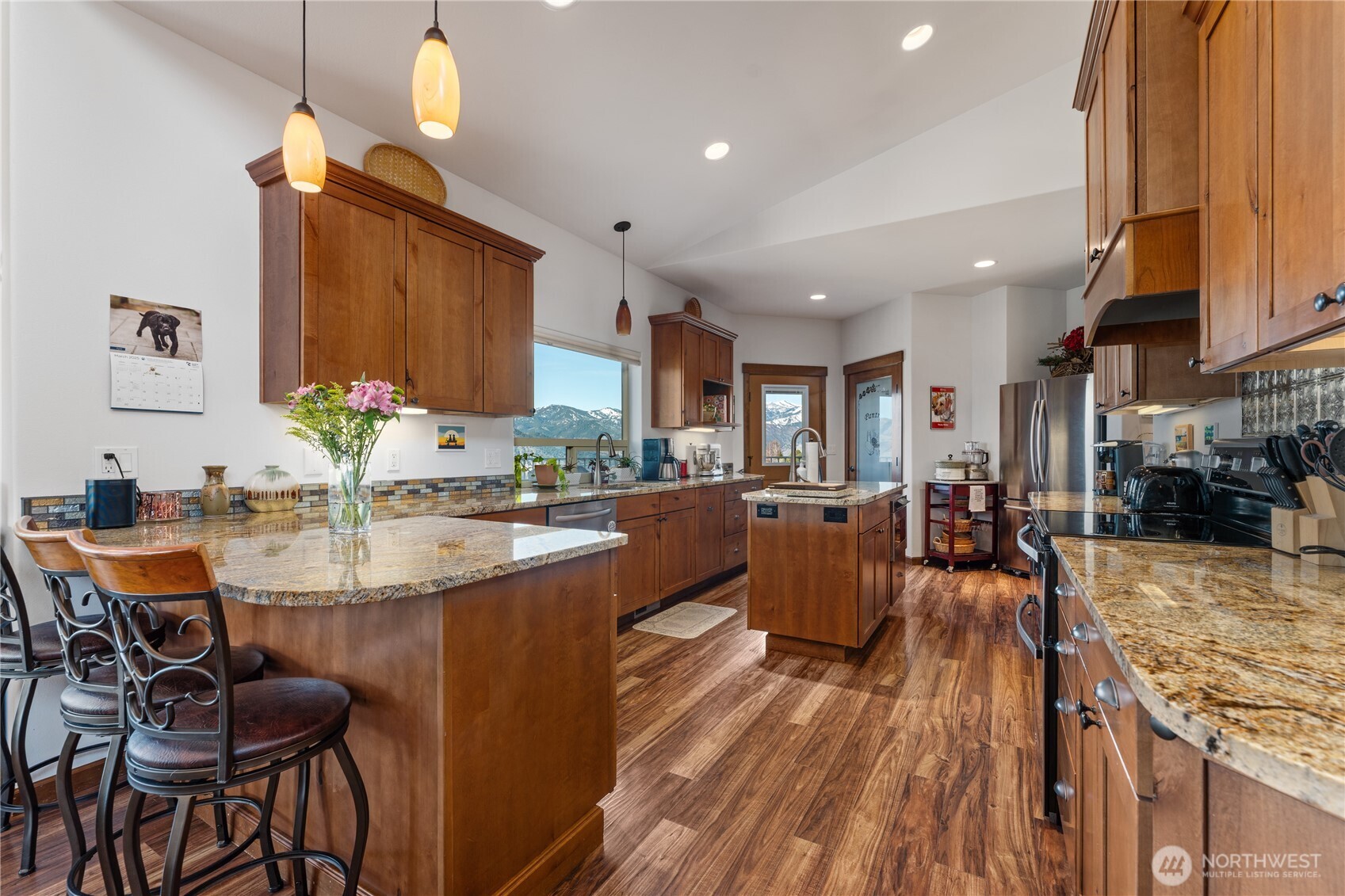 449 Lakayuse Road , Manson, WA 98831