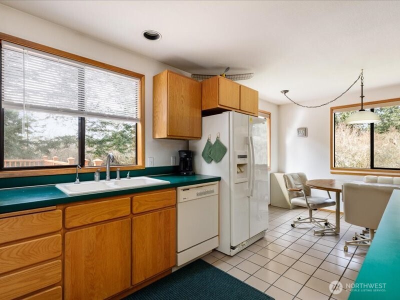 2047 Briarwood Drive , Oak Harbor, WA 98277