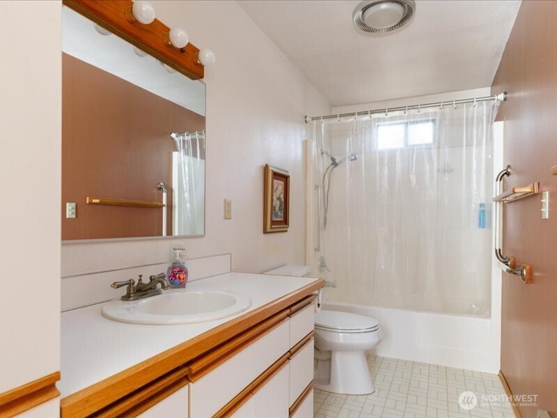 2047 Briarwood Drive , Oak Harbor, WA 98277