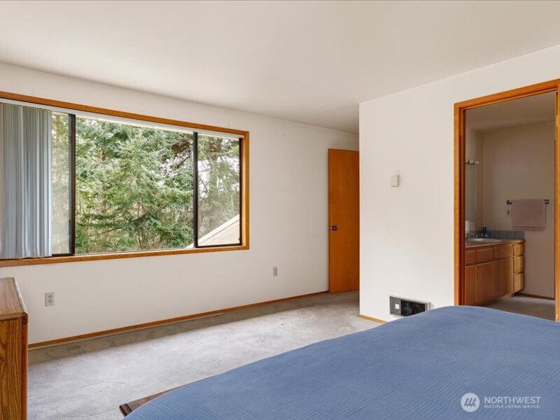 2047 Briarwood Drive , Oak Harbor, WA 98277