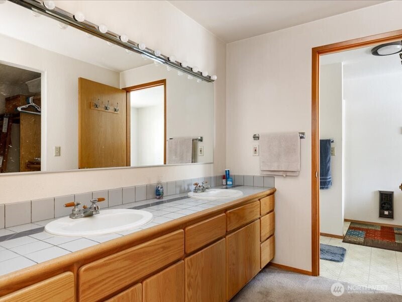 2047 Briarwood Drive , Oak Harbor, WA 98277