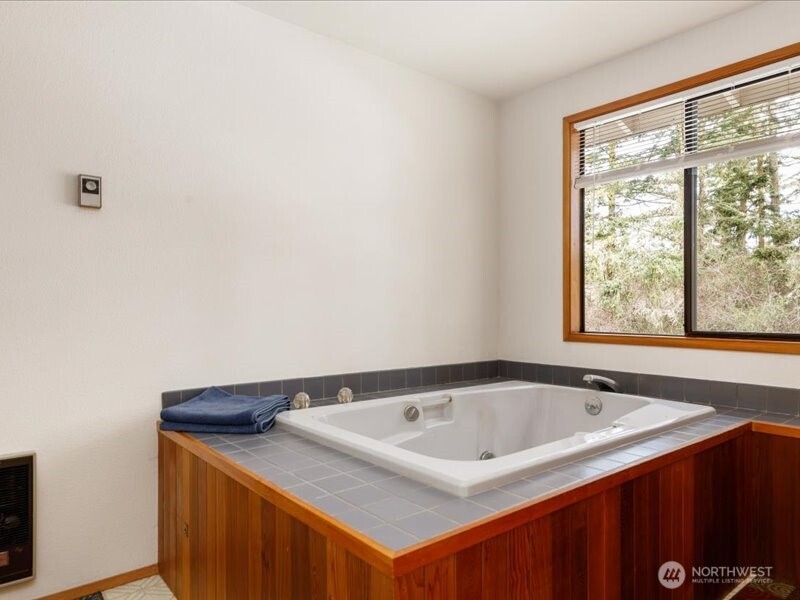 2047 Briarwood Drive , Oak Harbor, WA 98277