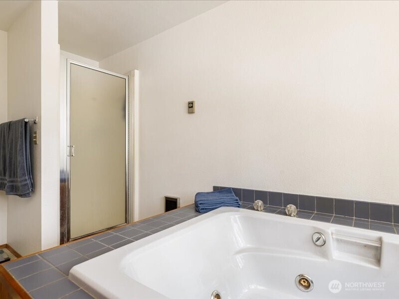 2047 Briarwood Drive , Oak Harbor, WA 98277