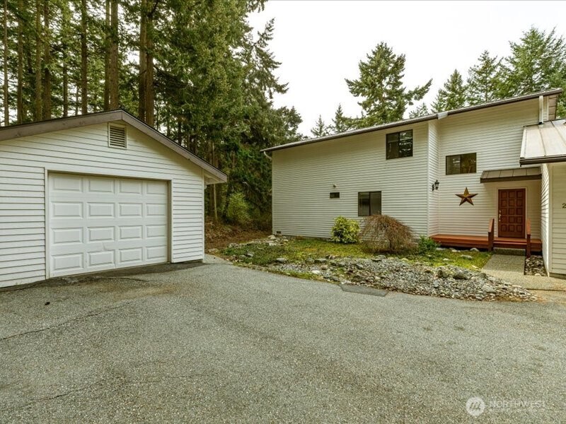 2047 Briarwood Drive , Oak Harbor, WA 98277