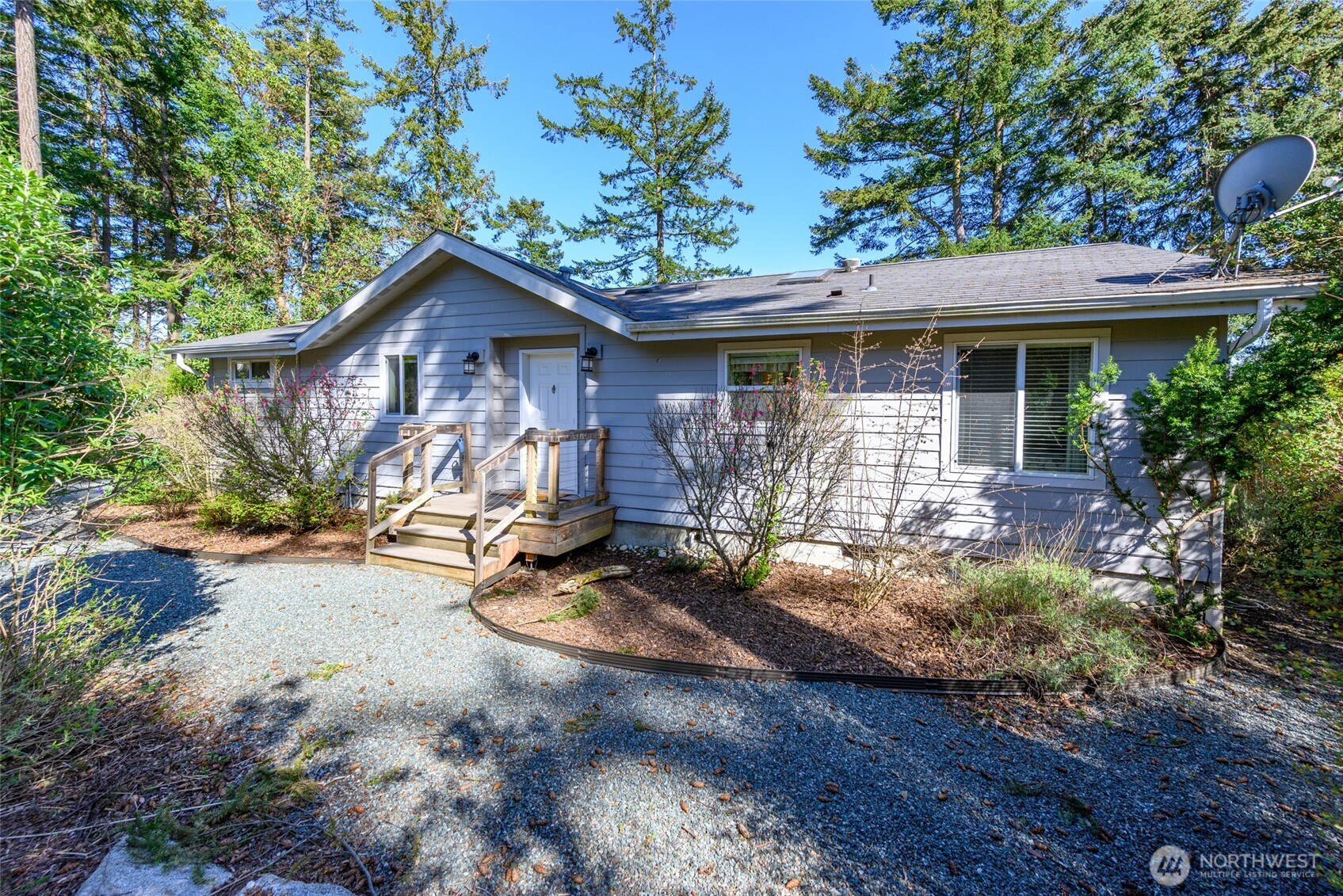 215 S Harrington Lagoon Road , Coupeville, WA 98239