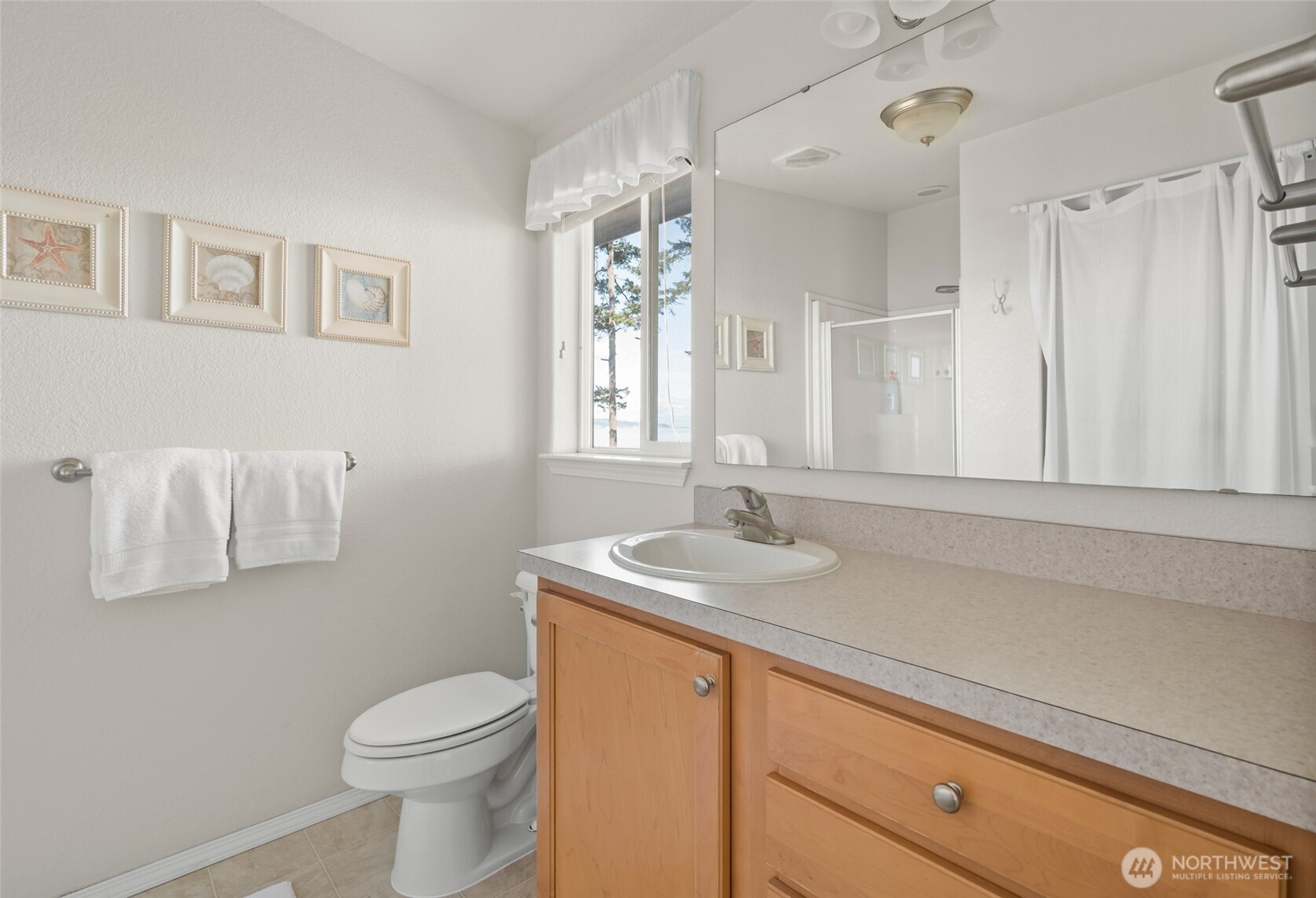 215 S Harrington Lagoon Road , Coupeville, WA 98239