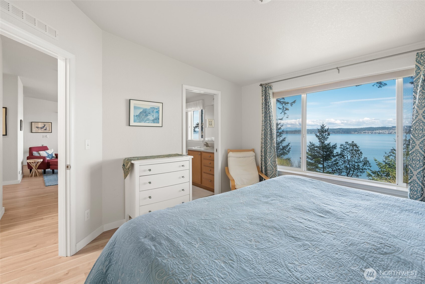 215 S Harrington Lagoon Road , Coupeville, WA 98239