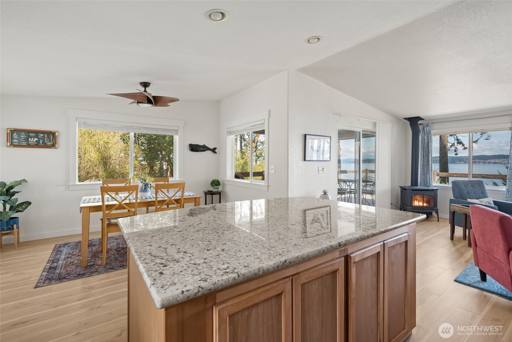 215 S Harrington Lagoon Road , Coupeville, WA 98239