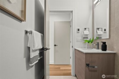 4758 Greenlake Way N, Seattle, WA 98103 - Photo 16