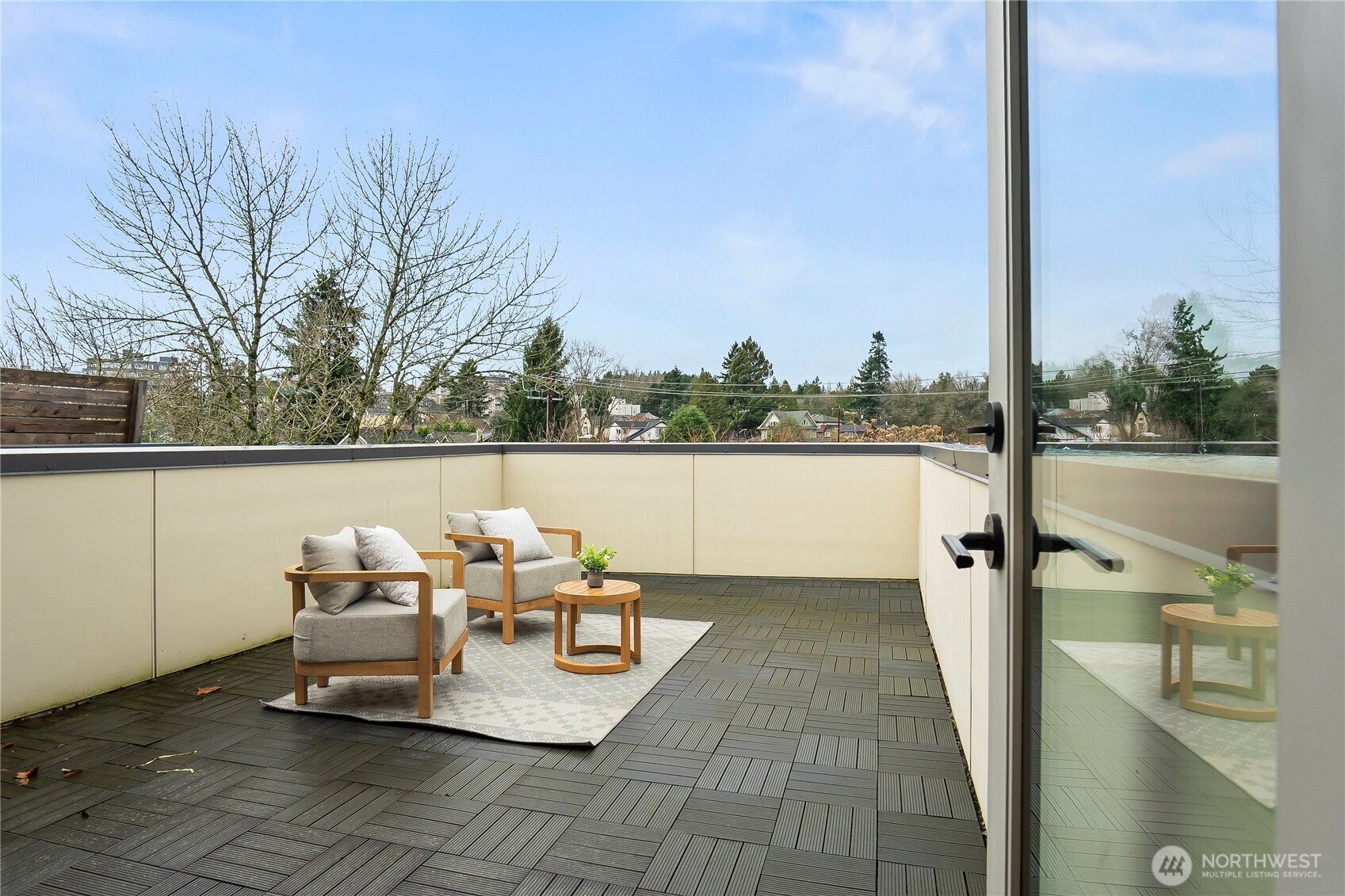 4758 Greenlake Way N, Seattle, WA 98103