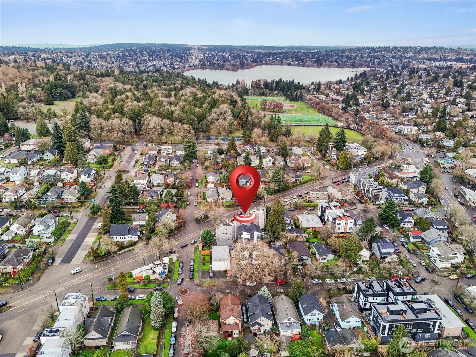 4758 Greenlake Way N, Seattle, WA 98103