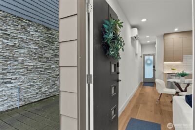 4758 Greenlake Way N, Seattle, WA 98103 - Photo 3