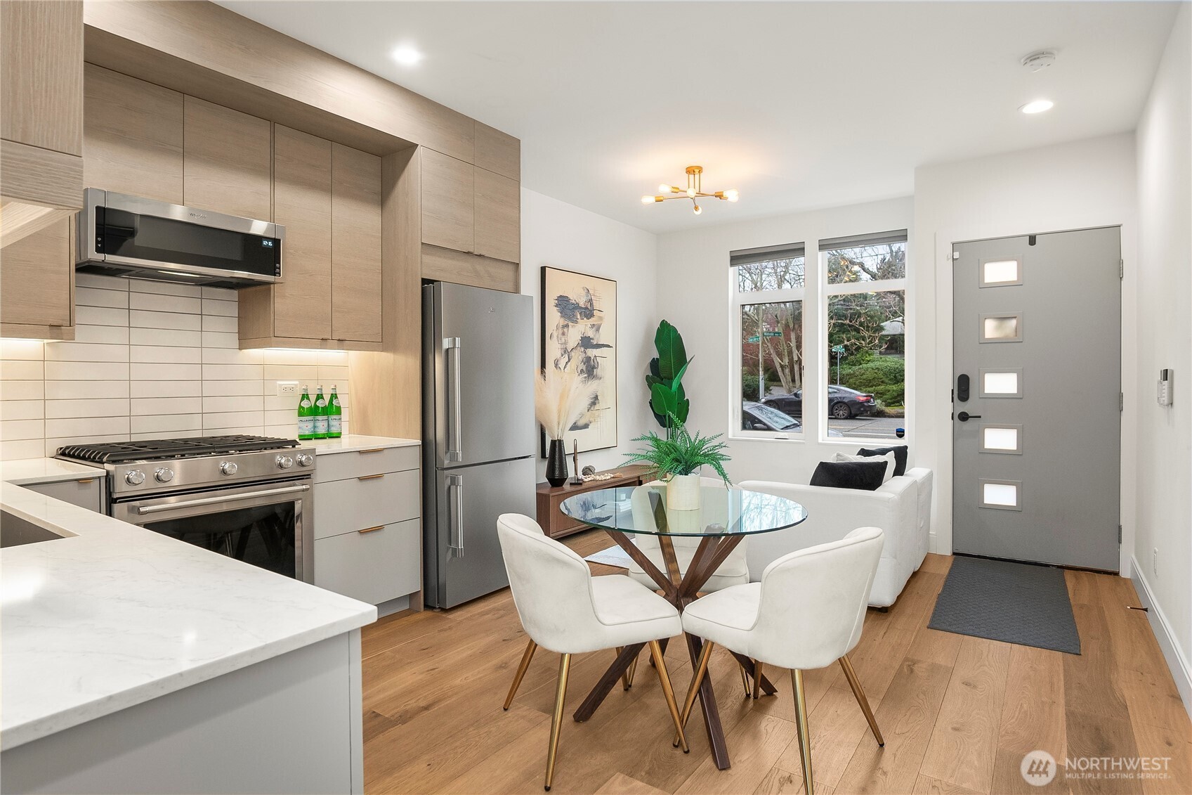 4758 Greenlake Way N, Seattle, WA 98103