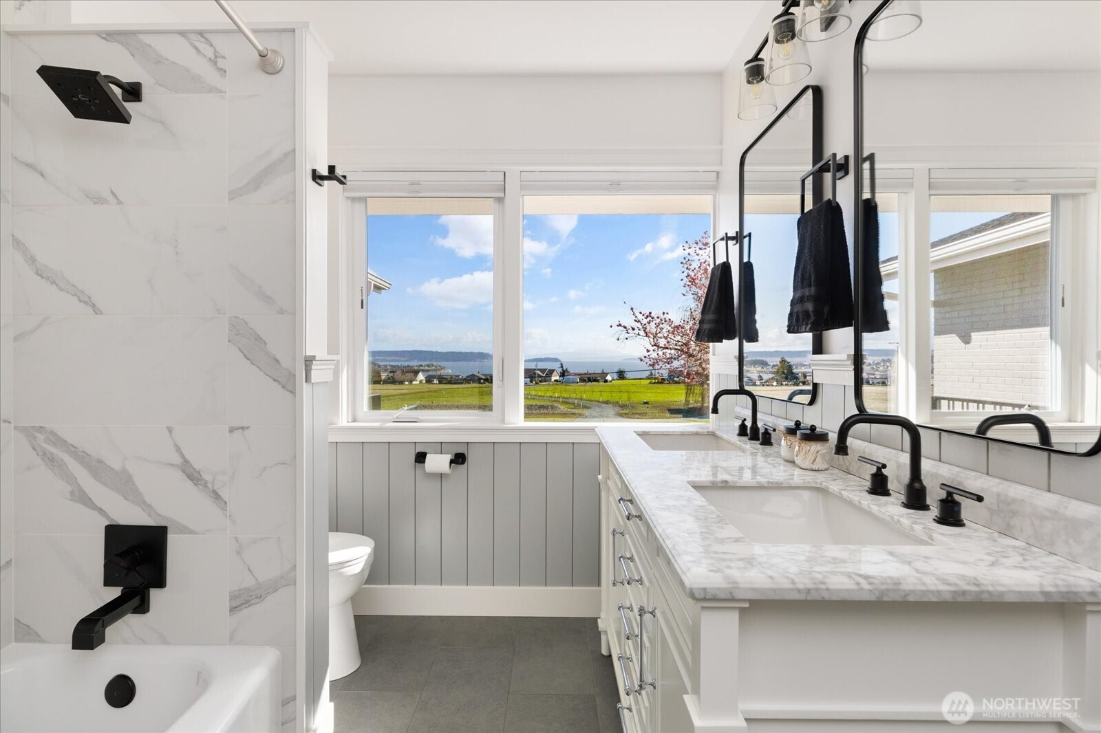 1387 Scenic Heights Road , Oak Harbor, WA 98277